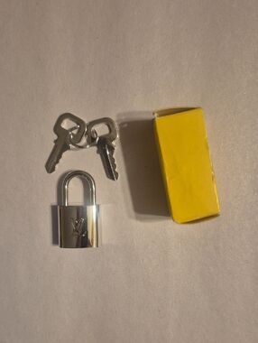 Louie Vuttion Silver Lock & Key NWOT